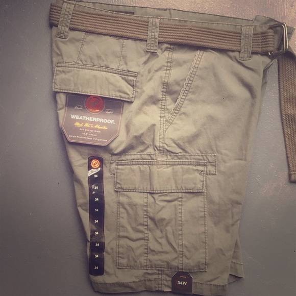 Green cargo shorts - Picture 1 of 6